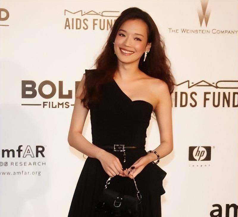 倪妮和舒淇像吗?她俩明明脸蛋长得不美,为啥能成为一线明星?