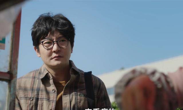 《我是余欢水》播出6集,郭京飞摔了4次,平地摔最狠的还是第一次_假酒