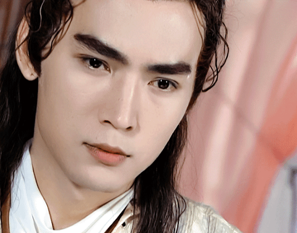 55岁焦恩俊走穴赚钱,头戴假发被调侃,曾为女儿抚养权净身出户_网友