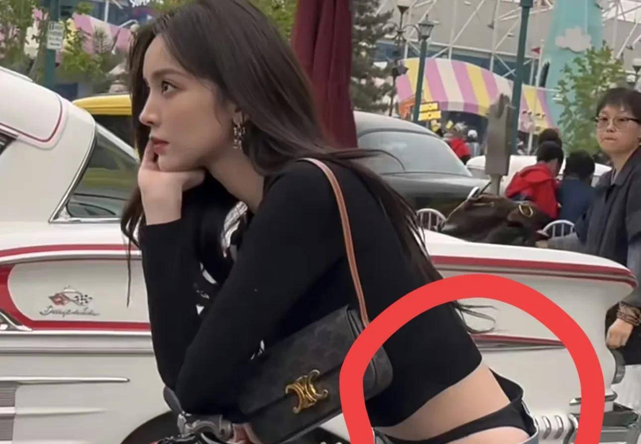 古力娜扎外穿内裤,疑似擦边,还把秦岚也拉下水!只为流量?