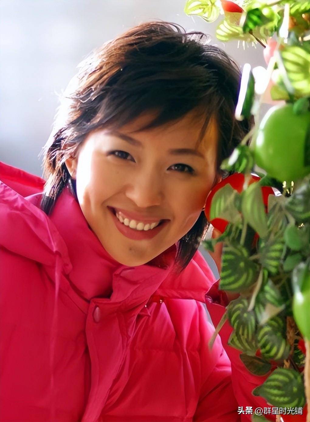 欧阳夏丹当网红采访面馆老板被无视?笑容留给观众,心酸留给自己!