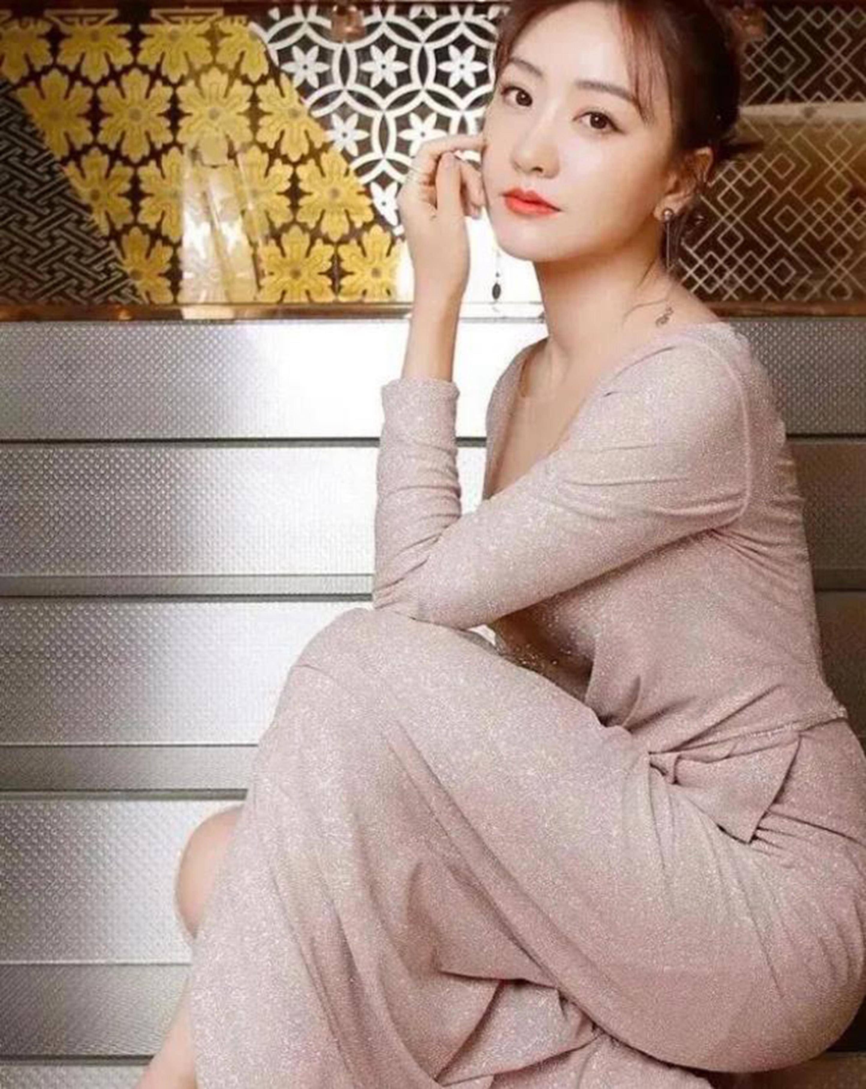 42岁的古装第一美人杨蓉身材饱满,时尚迷人,美得让人移不开眼_演技