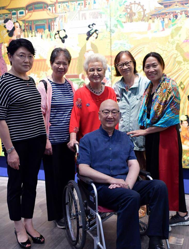 因为,乔榛与夫人唐国妹的爱情诠释了什么叫"执子之手,与子偕老",什么