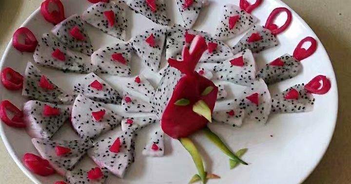 火龙果剥皮方法大集合,15种摆盘造型,火龙果摆成吃不起的样子_孩子