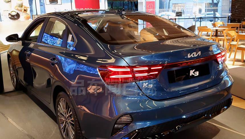 新款起亚k3首发亮相,颜值不输k5,内饰更显档次,1.