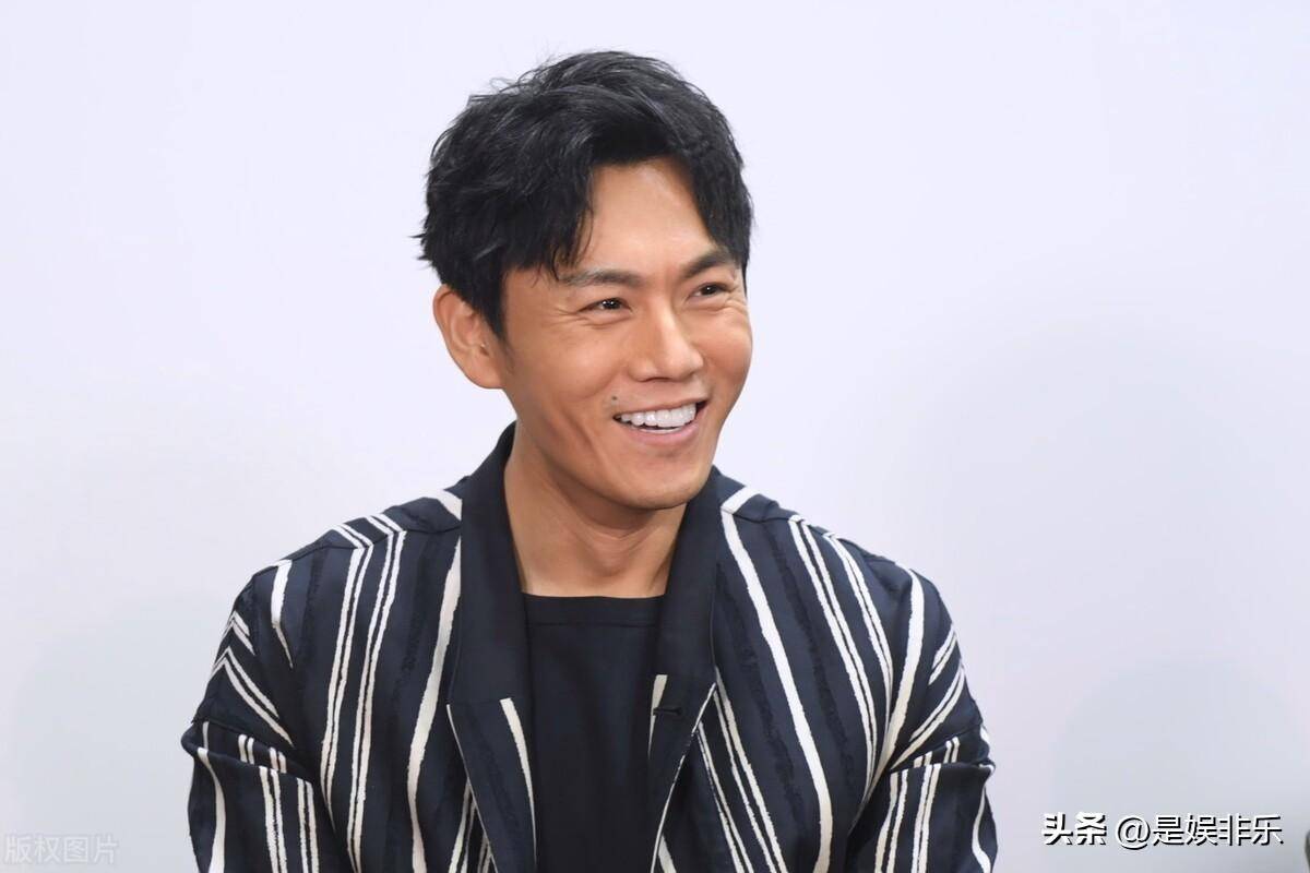 秦昊发图恶搞,演员的幽默感解码:通过自我恶搞拉近与观众的距离.