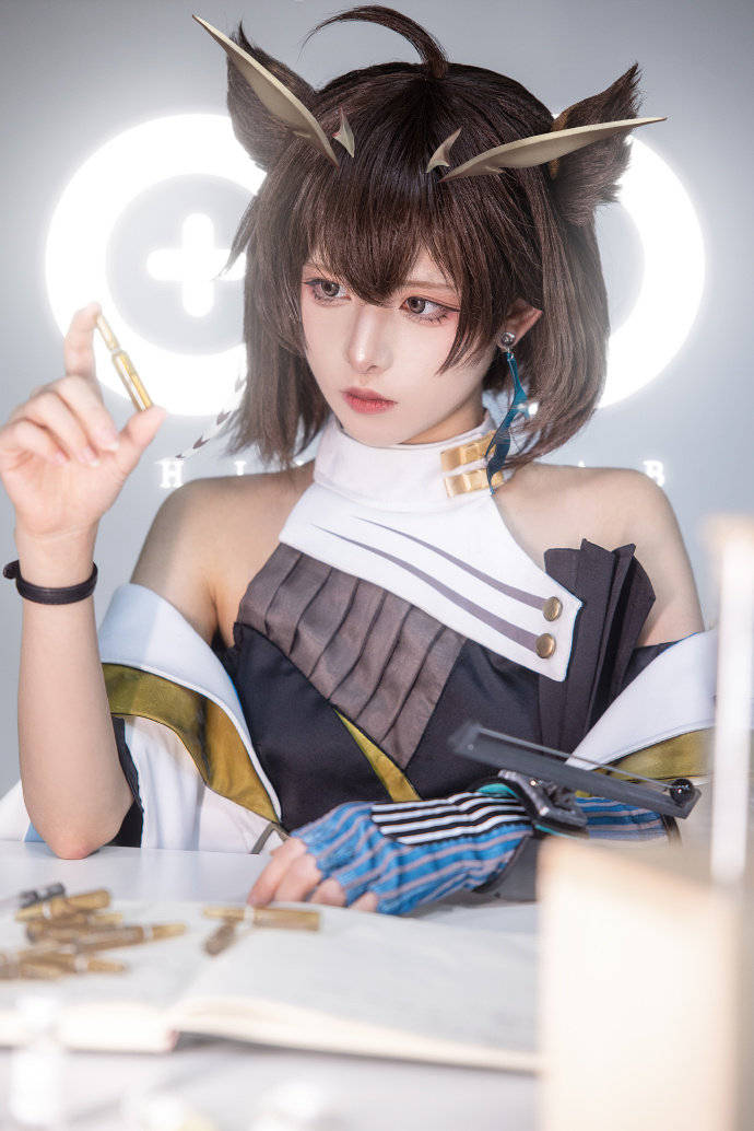 cos:明日方舟淬羽赫默cosplay正片12p-腥味猫罐_伊喵_白嫖_部落