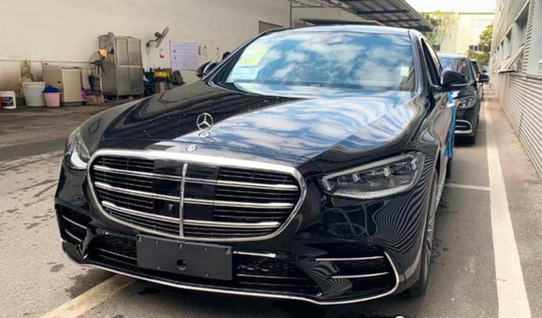 首批新"奔驰s450d"进店,颜值依旧碾压同级别,月底上市!