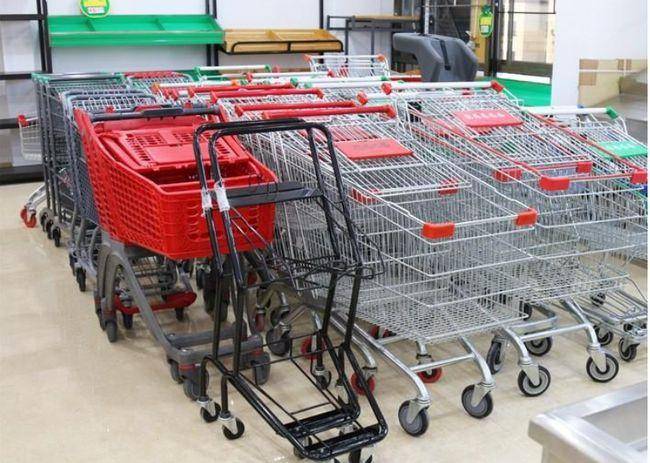 深圳某商场因扶梯原因导致购物车直接滚落!