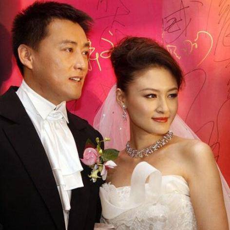 晚婚一族刘小峰,37岁情定终身,娶小16岁的妻子很恩爱