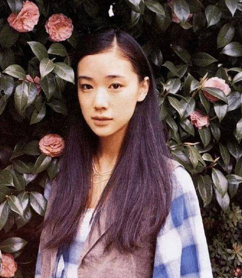 权志龙的身边从不缺少绯闻女朋友的存在,但是权志龙公开过的理想型