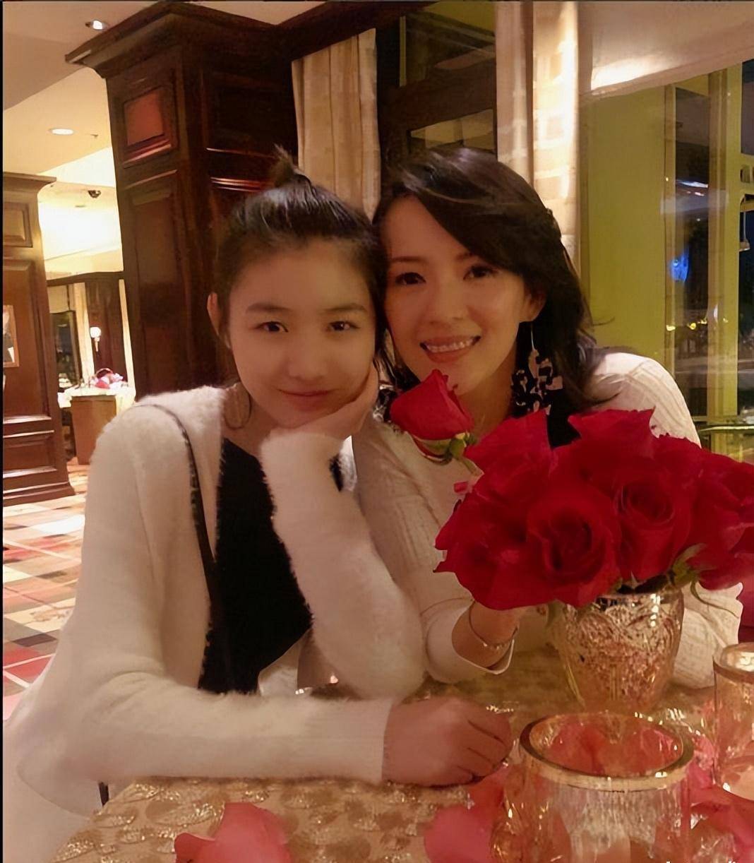 葛荟婕直播怒骂汪峰,称其嗜赌成性每次赌完都找女人,钟爱大长腿_女儿