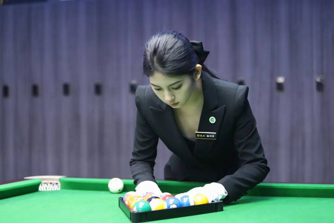 裁判张一桐:喜欢竞技氛围 希望做到顶尖 台球裁判是唯一想坚持下去的