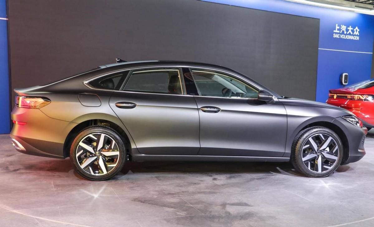 2023款"凌度l"进店!磨砂漆 无框车门 掀背造型,颜值超cc