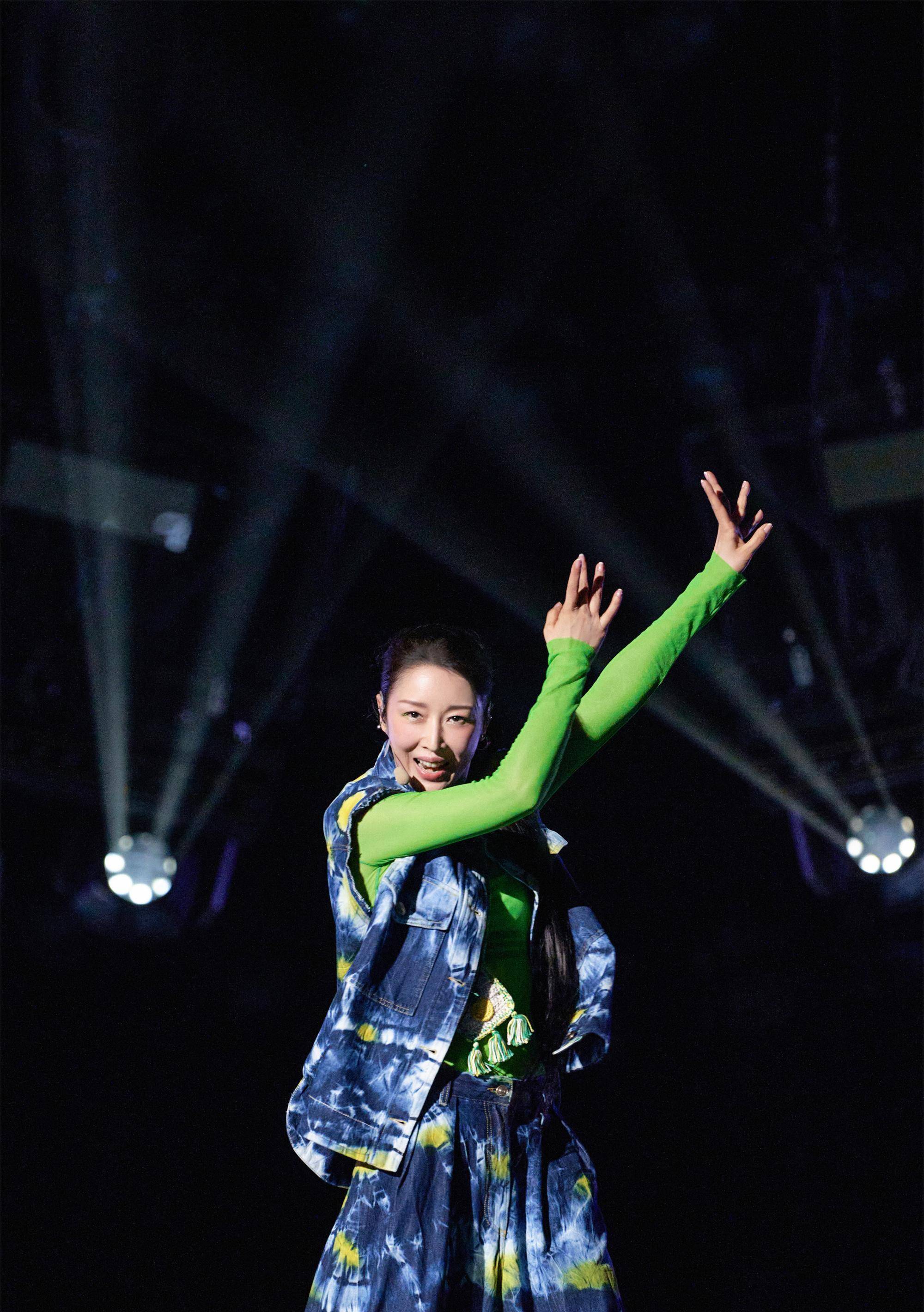 浪姐4初舞台太美:孙悦的腰,瞿颖的腿,谢娜的假发,朱珠的嘴_时尚