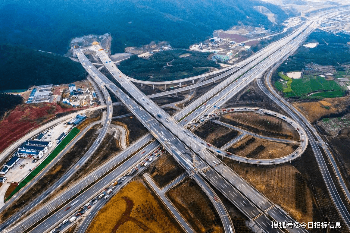 一,项目概况甬金高速公路改扩建工程宁波至金华段(金华段)起于绍兴