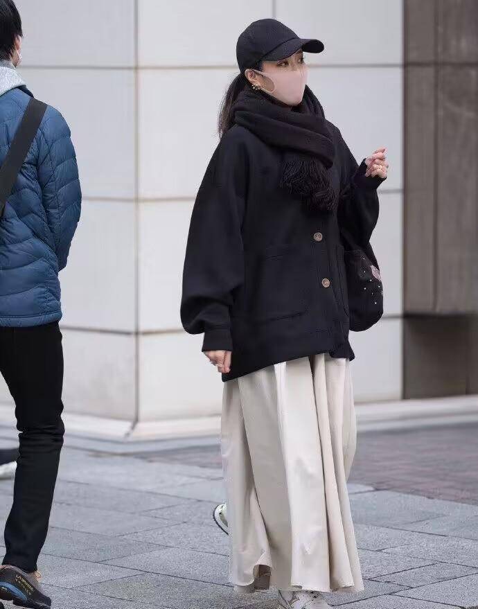 看了这些日本街头女孩子的穿搭,肯定让大家跃跃欲试,想尝试一下如何