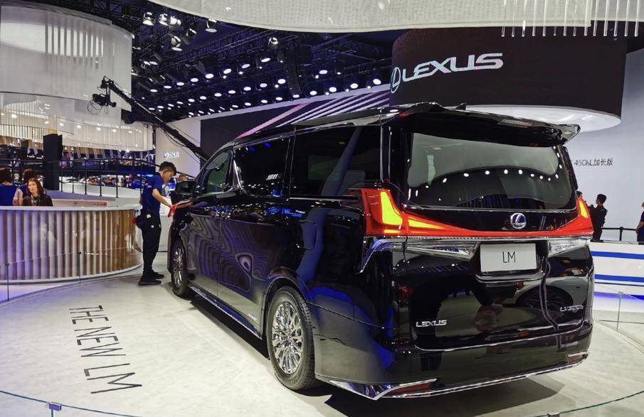 "埃尔法"要失宠,雷克萨斯lm300h年底上市,150万起售_搜狐汽车_搜狐网