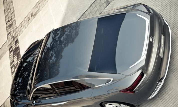 在外观设计方面,雪铁龙metropolis不仅传承了雪铁龙经典法系浪漫设计