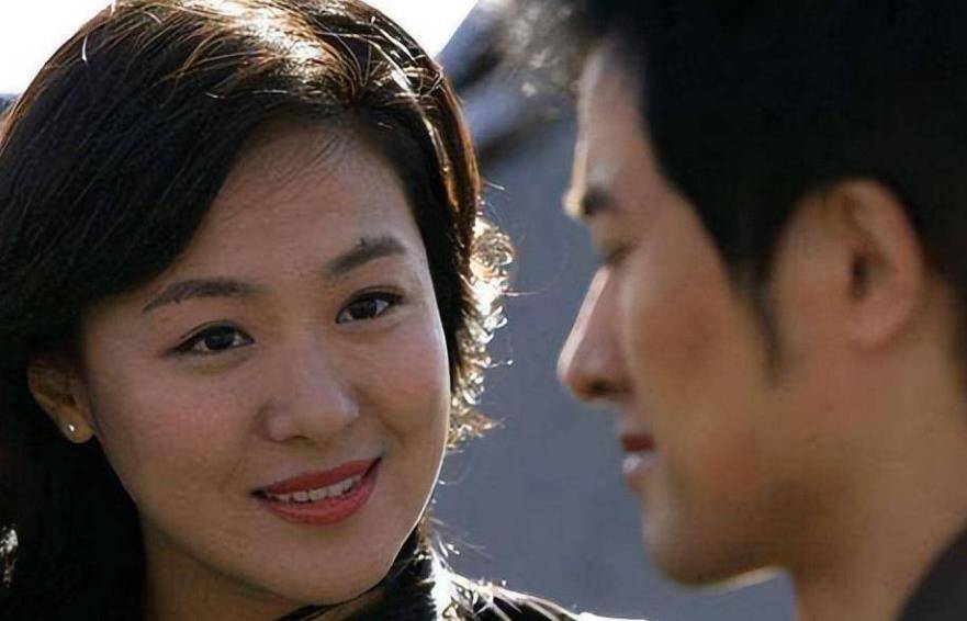 沈傲君拿200万向聂远求婚被拒,相亲嫁给外交官,如今幸福美满_爱情