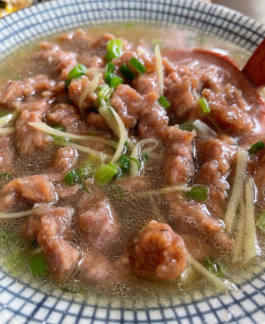 福建特色牛肉羹牛肉汤的正确开启方法_备用_胡椒粉_姜丝