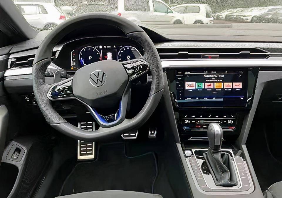 2023款"大众cc"猎装版实拍!内饰不变,空间比肩mpv?_搜狐汽车_搜狐网