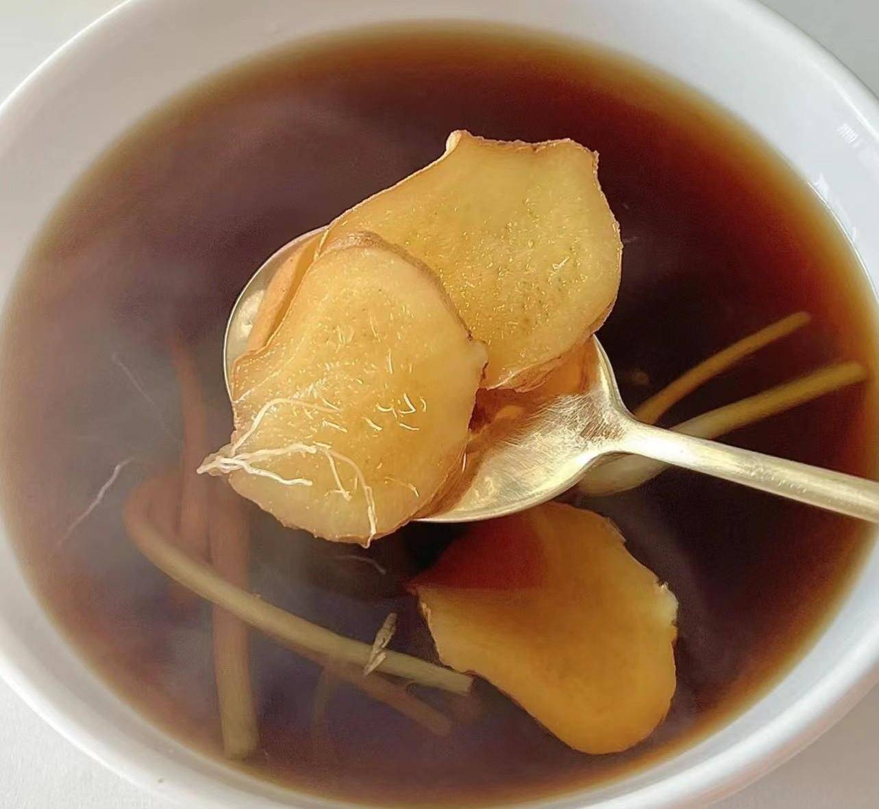 每天一杯,预防感冒,祛湿防寒,老人小孩要多喝_葱白_生姜_食用