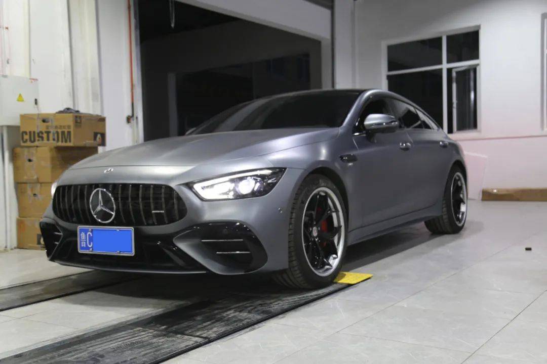 奔驰t50升级原厂暗夜套件 原厂竖杠黑中网 63黑色后唇尾喉 20寸锻造