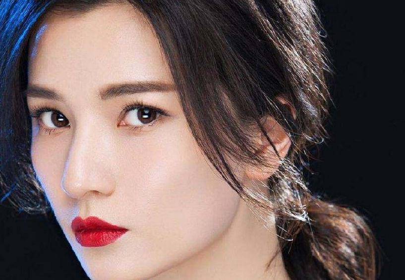 出道多年的王艺瞳,被吐槽造型不好看,你见过她其她的角色吗?