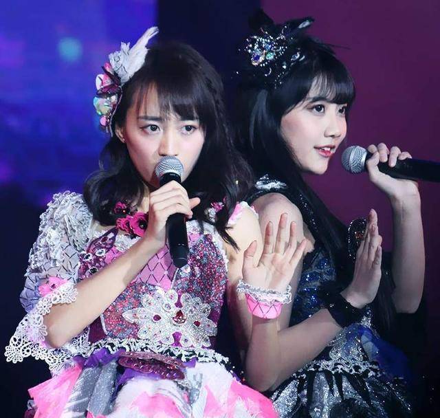 akb48总冠军舞台上打击对手,这一幕恐将在李艺彤和黄婷婷间上演_akb