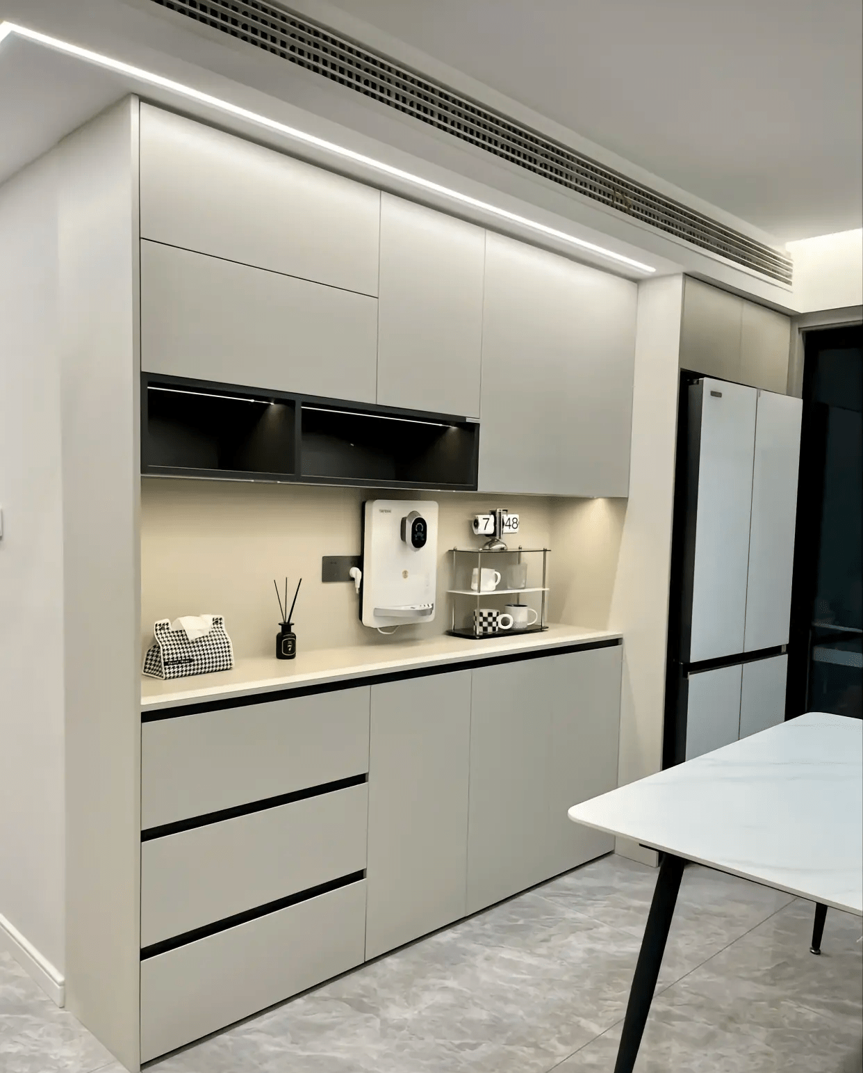 空间_白色_装饰柜