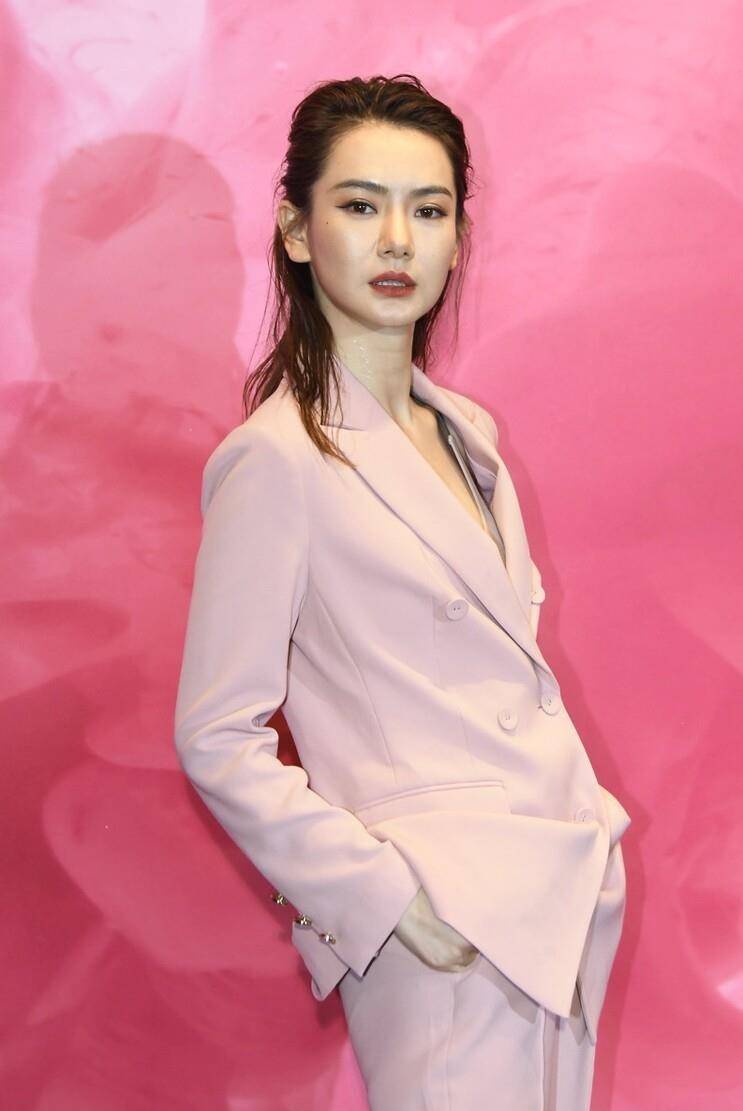 一顿早餐7000元,一瓶香水值一套别墅_李湘_韩雪来_戚薇