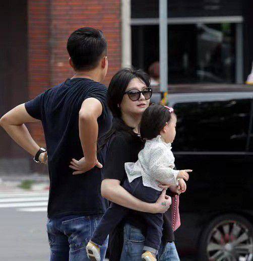 台媒曝大s财产都留给了孩子,谢霆锋一分不给王菲_张柏芝_汪小菲_俊晔