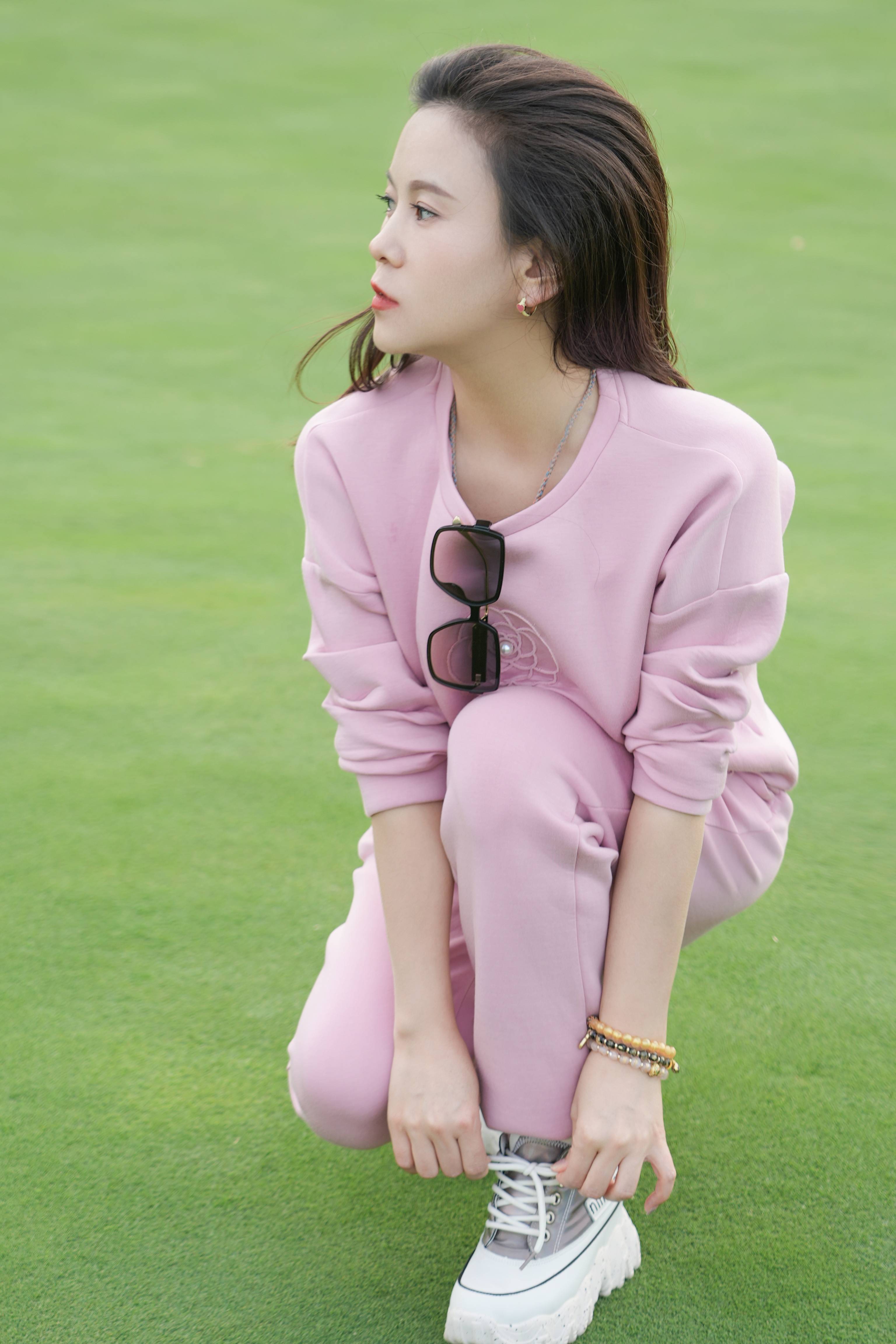 主持人刘美希初夏运动大片 清爽活泼享受放松时光_国际_中国_节目