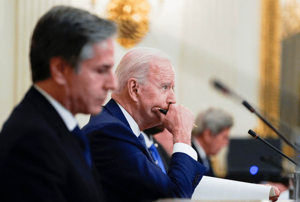 但美方还是没有搞清楚,鱼和熊掌不可兼得,中方曾警示美方说:"美方不能