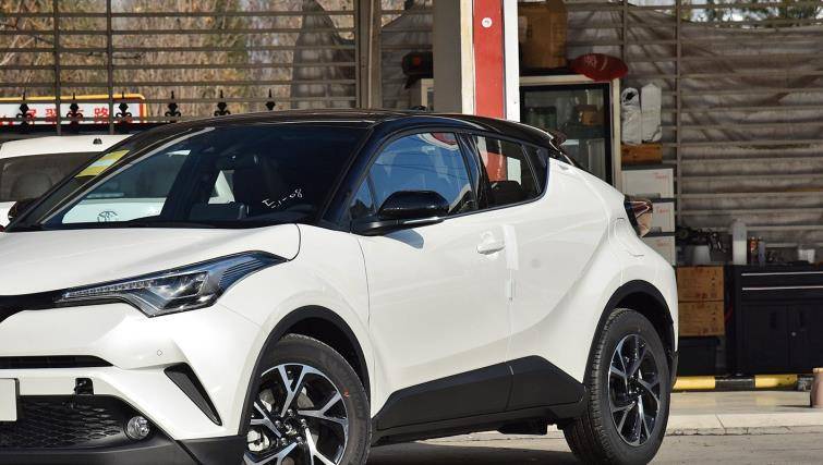 丰田chr有7种车型选择,它们分别是2.