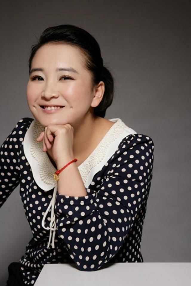 贾玲不是消失了,而是走上了另一条大道_相声_观众_姐姐