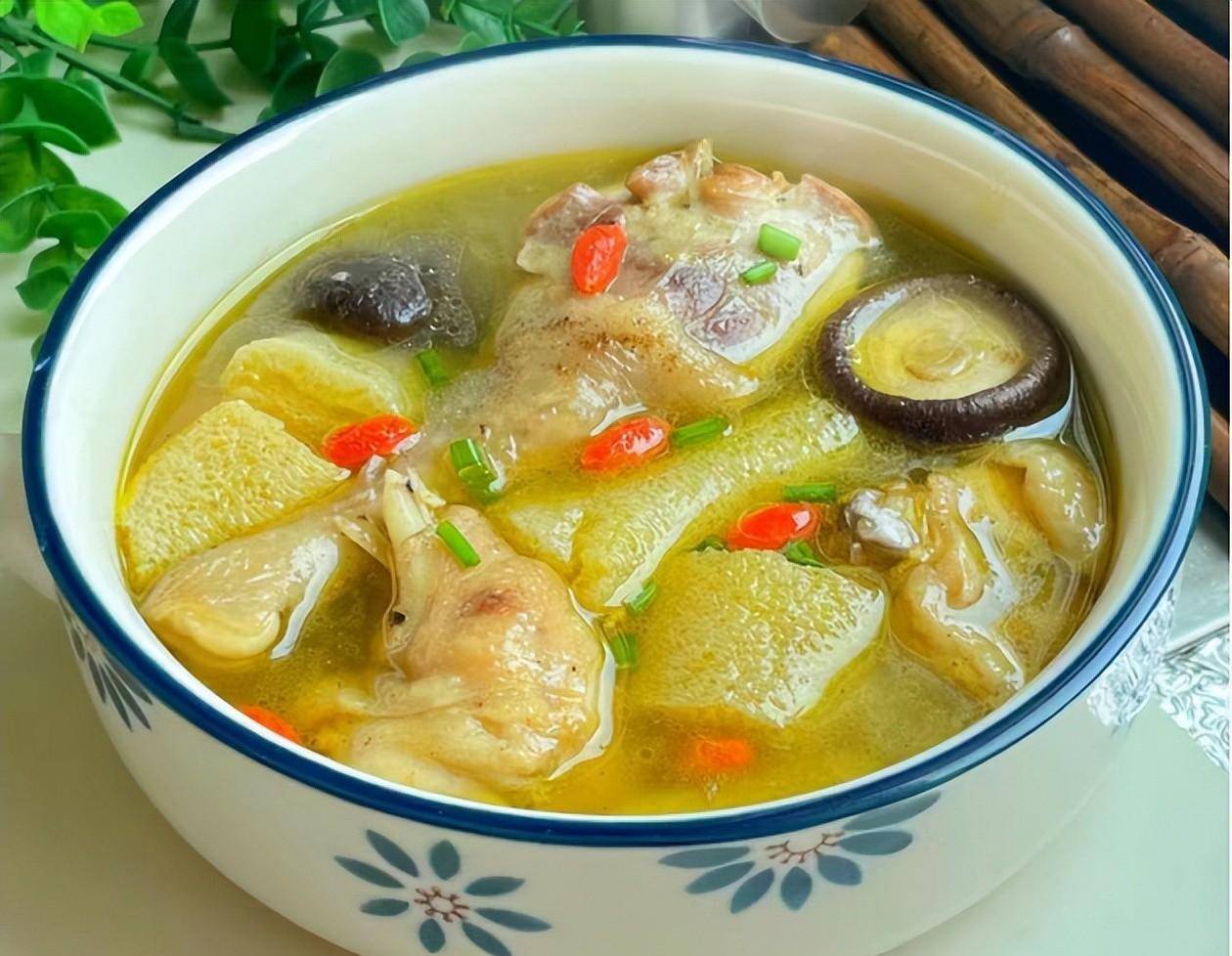 夏季喝汤,内行人爱喝"这汤",营养又滋补,让你平安度过夏天_香菇_土鸡