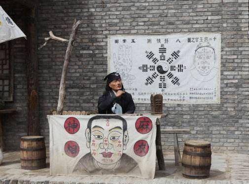 比如东北的马仙,蒙藏地区的萨满以及很多神婆.