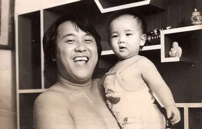 13年曾志伟生日会,tvb斥200万港币为他贺寿,儿媳却让他狠狠丢脸_父亲