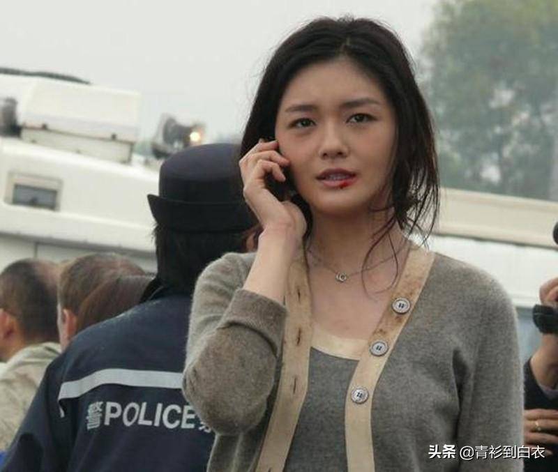 2008年动作电影《保持通话》,徐熙媛在片子中是一位单亲妈妈,凭借这个