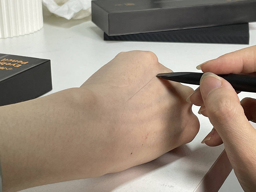 国货之光 颜下小神斧自动砍刀眉笔新品评测_笔尖_用户_笔芯