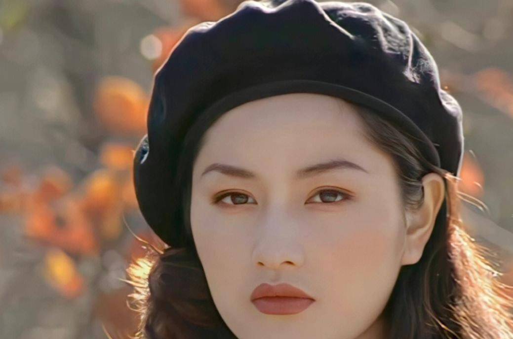 52岁不婚不育,独居当"空巢老人"的胡兵,到底在追求什么?