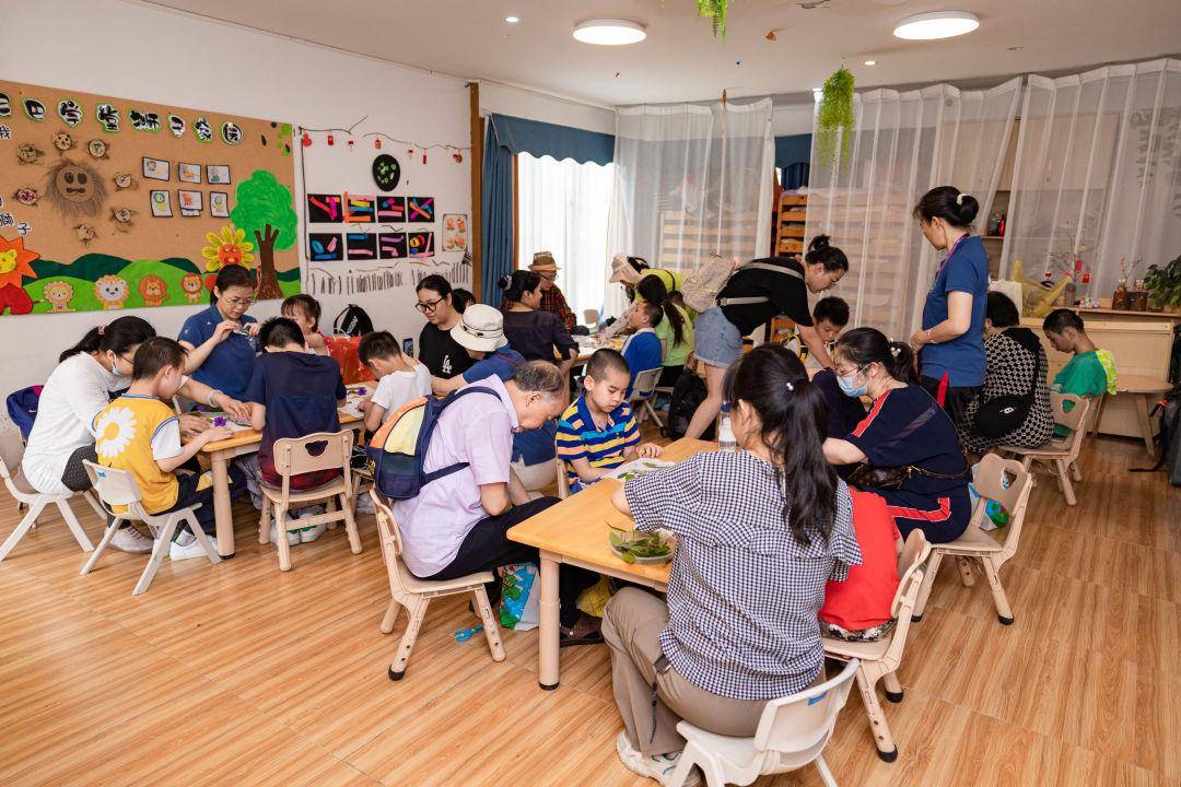 南洋夏令营公益活动|深圳市民爱特殊儿童福利院公益活动_大自然_孩子