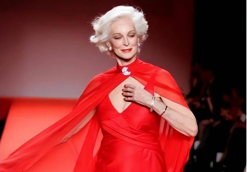 92岁名模卡门,自嘲拥有"死亡之吻",被称为时尚界"不老神话"_成为了