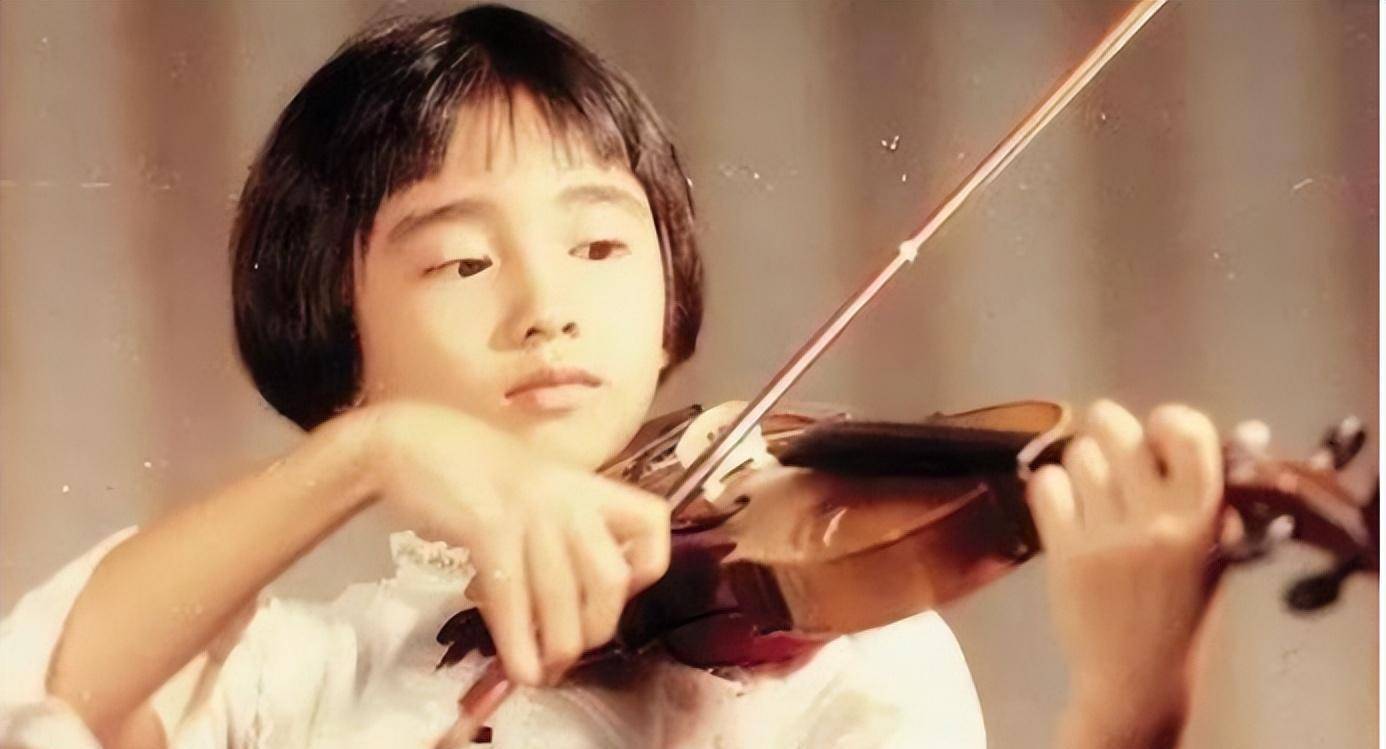 退圈14年,岁月不败美人_黎姿_家庭_香港