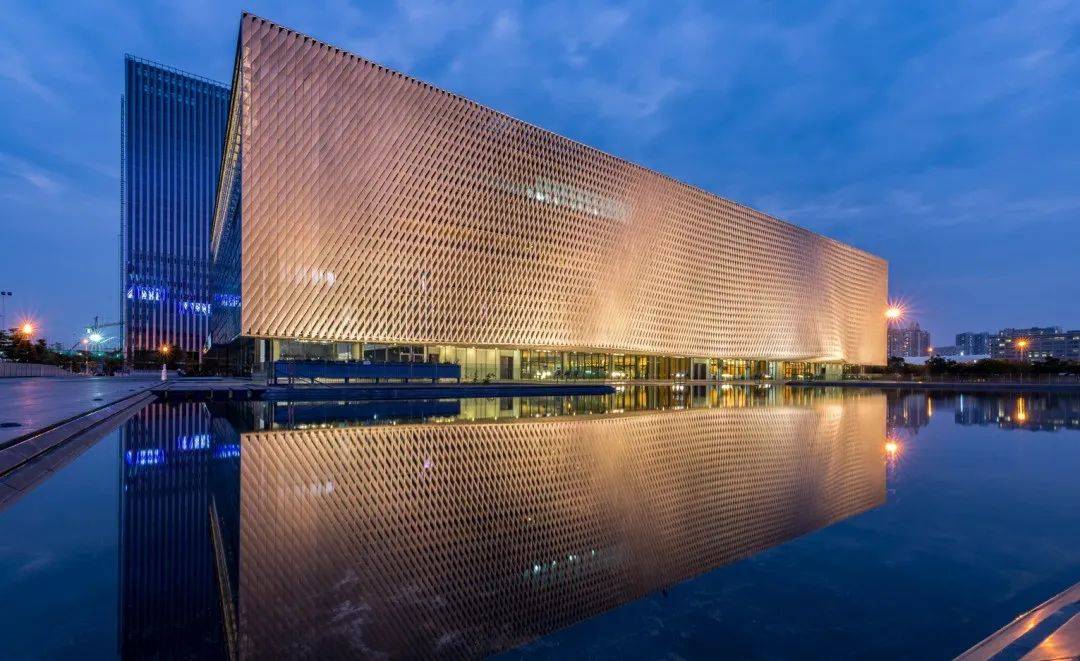 近距西乡会堂,直线距离宝安体育中心,欢乐港湾,宝安区公共艺术中心