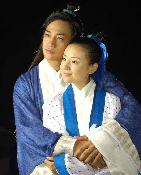 分手10年的董洁素颜出镜为自己庆生,13岁的儿子长相像极了妈妈_潘粤明