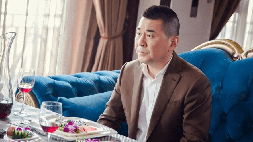 嘴亲肿,中老年演员吻戏尴尬到抠脚趾,一个比一个辣眼睛_陈建斌_刘涛