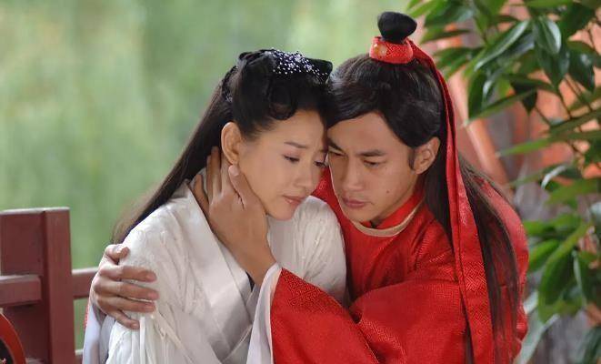 3,《梁山伯与祝英台》;董洁没有祝英台的气质,没有梁小冰演得好.